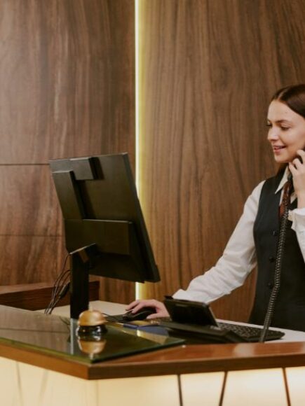 Curs De Recepționer De Hotel + Curs În Șef De Recepție De Hotel – Diplomă Certificată de Către un Notar European –
